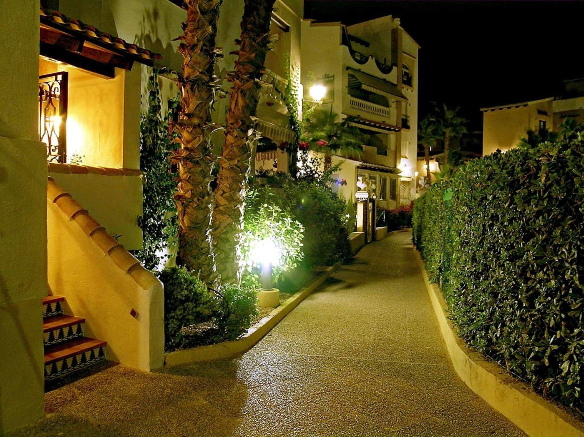 Апарт готель Ona Aldea Del Mar Торрев'єха Екстер'єр фото